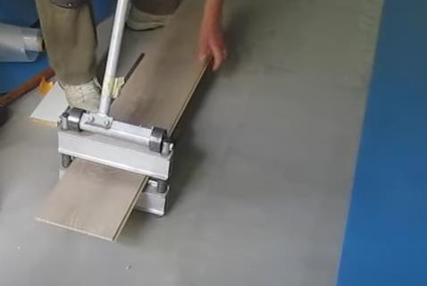  use to cut vinyl plank flooring