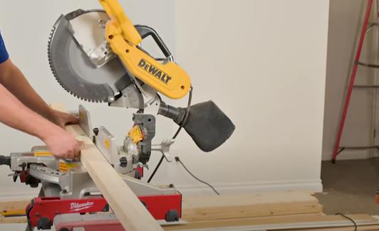 how to use a miter saw for beginners