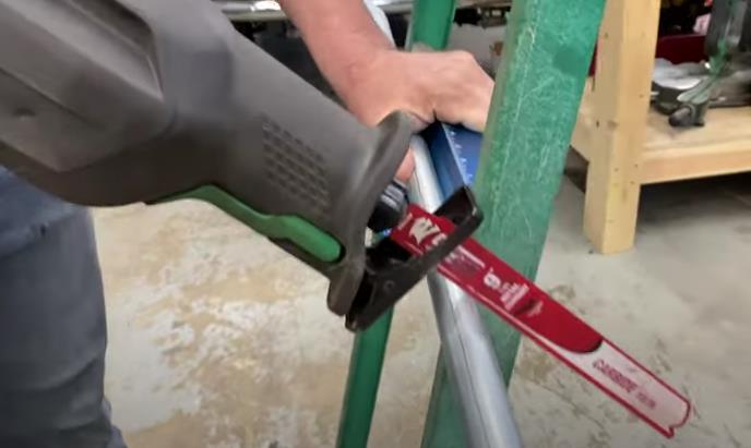 How To Cut Metal With a Reciprocating Saw