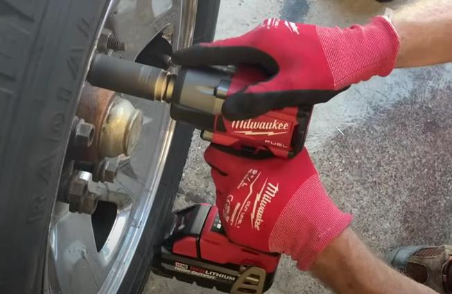 An Impact Wrench Differ From A Regular Wrench