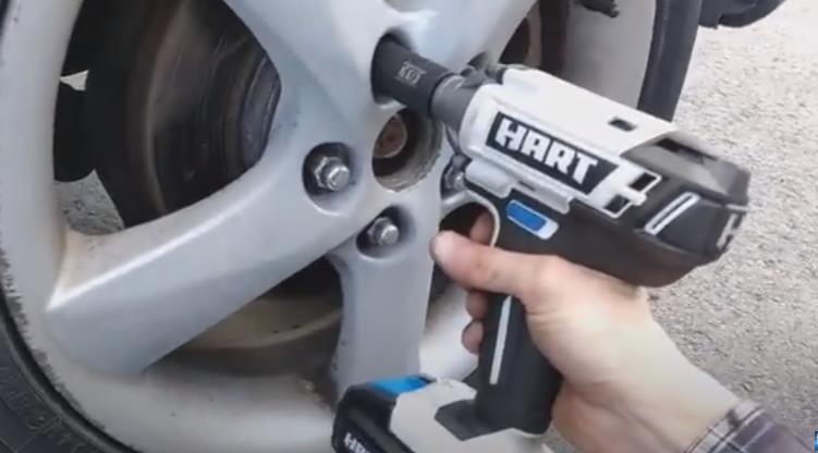  consider to choose a 3/8 Impact Wrench Remove Lug Nuts